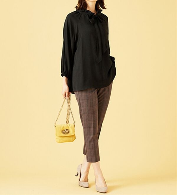 BELLUNA（ベルーナ）の「フリル衿ボウタイデザインブラウス（ブラウス）」｜詳細画像