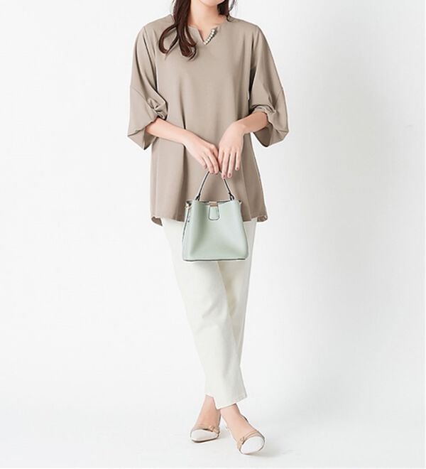 alotta（アロッタ）の「【４つの機能付】パール調ボタン付ねじり袖チュニック（チュニック）」｜詳細画像