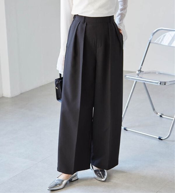 RANAN（ラナン）の「【選べる股下】きれい見え２タックワイドスラックス（ワイドパンツ・ガウチョ）」｜ブラック