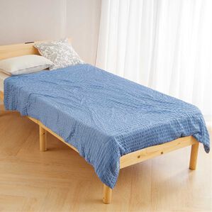 iellio（イエリオ）の「マイクロわた入りひんやり冷感くしゅくしゅ肌掛ケット（肌掛布団・タオルケット）」｜ブルー