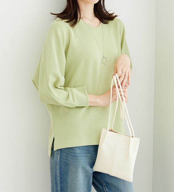 BELLUNA（ベルーナ）の「【2点セット】ネックレス付ラメ調ドルマンプルオーバー（カットソー）」｜詳細画像