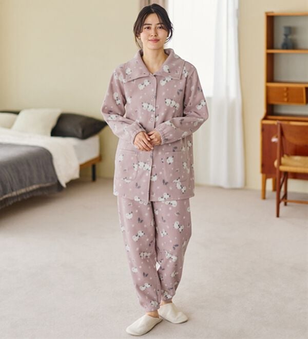 LAVIENNE（ラヴィエンヌ）の「【首元までぬくぬく】ソフトでかるぽかフリースパジャマ（パジャマ・ルームウェア）」｜詳細画像