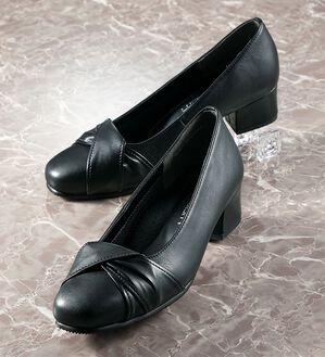 BELLUNA（ベルーナ）の「４Ｅ牛革リボンデザインヒールパンプス（パンプス）」｜詳細画像