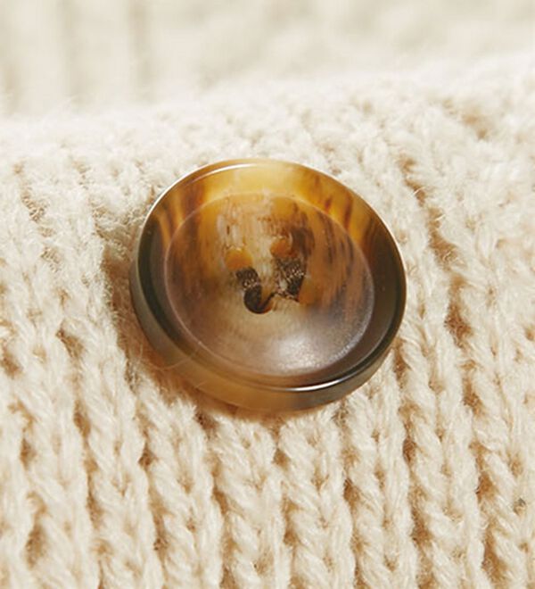 BELLUNA（ベルーナ）の「ボタン使いゆったりニットベスト（ベスト）」｜詳細画像