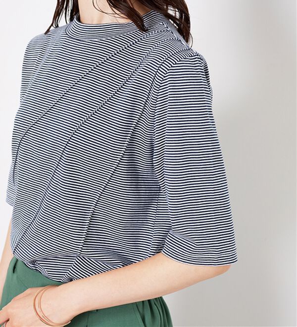 BELLUNA（ベルーナ）の「細ボーダータックデザインチュニック（チュニック）」｜詳細画像