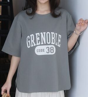 A HAPPY MARILYN（アハッピーマリリン）の「【Ｍ～８Ｌ】【接触冷感・ＵＶ対策】カレッジプリント裾ラウンドＴシャツ（Tシャツ）」｜カーキ