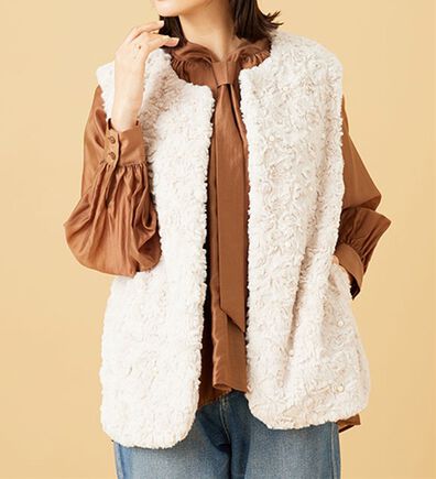 BELLUNA（ベルーナ）の「パール使いファーベスト（ベスト）」