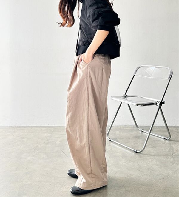 GeeRA（ジーラ）の「さらとろ素材が嬉しい！ダブルタックワイドパンツ（フルレングスパンツ）」｜詳細画像