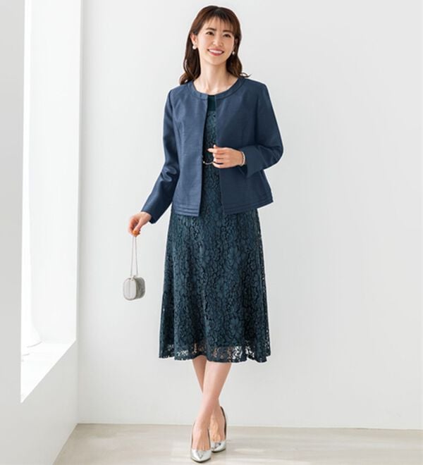 BELLUNA（ベルーナ）の「シャンタン素材ノーカラージャケットレースワンピースアンサンブル（ワンピースセットスーツ）」｜ネイビー