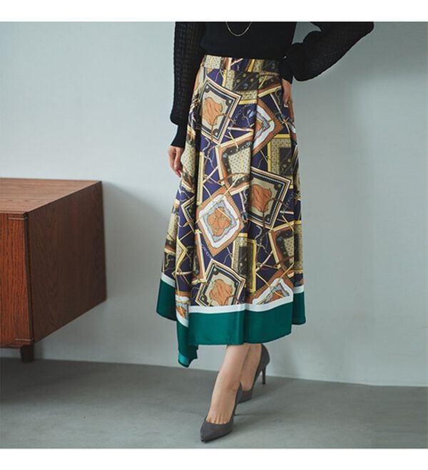 RANAN（ラナン）の「スカーフ柄パネルプリントスカート（ひざ丈スカート）」｜詳細画像