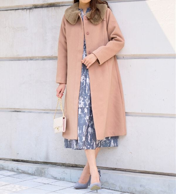 alotta（アロッタ）の「美人シルエットファー付ノーカラーコート【美人百花掲載】（ロングコート）」｜詳細画像