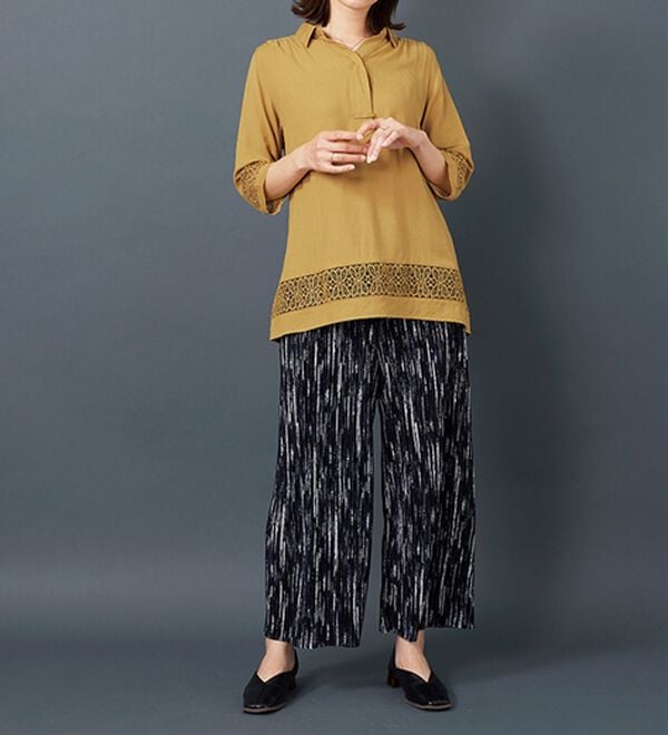 BELLUNA（ベルーナ）の「袖＆裾レースデザインシャツチュニック（チュニック）」｜詳細画像