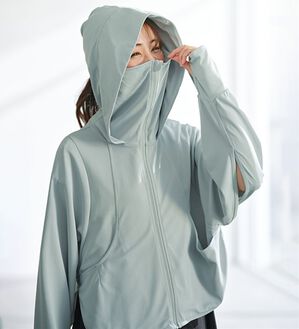 BELLUNA（ベルーナ）の「短め丈で風通る！ひさし付ＵＶパーカー（パーカー）」｜セージ