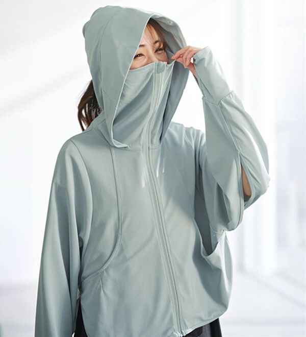 BELLUNA（ベルーナ）の「短め丈で風通る！ひさし付ＵＶパーカー（パーカー）」｜セージ