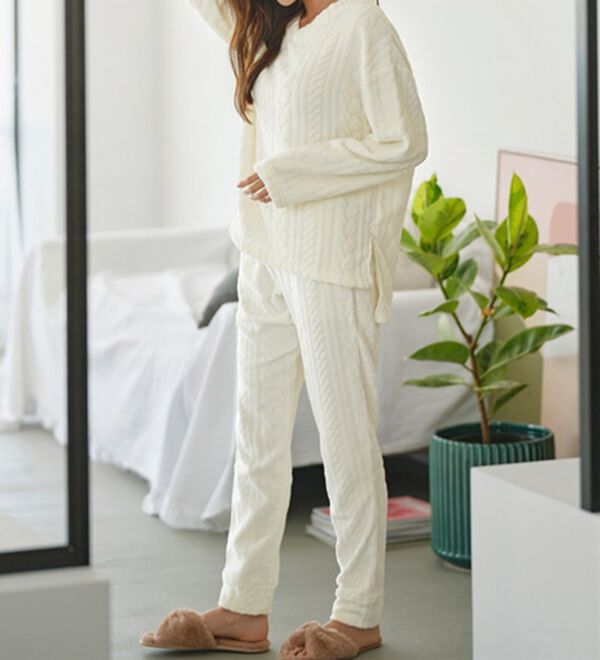 YU'NOW（ユナウ）の「ケーブルニット風フリースルームウェアセット（パジャマ・ルームウェア）」｜詳細画像