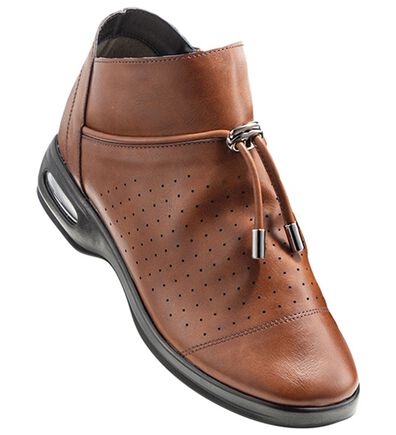 BELLUNA（ベルーナ）の「５Ｅループ付柔らか素材ショートブーツ（ブーツ）」