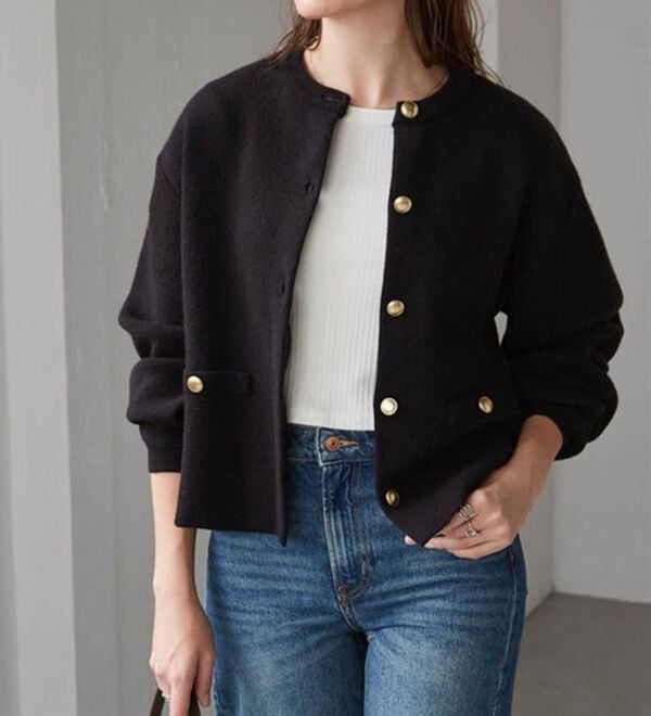 RANAN（ラナン）の「【4つの機能付き】洗える！ゴールド調ボタンニットカーディガン（ニットカーディガン）」｜詳細画像