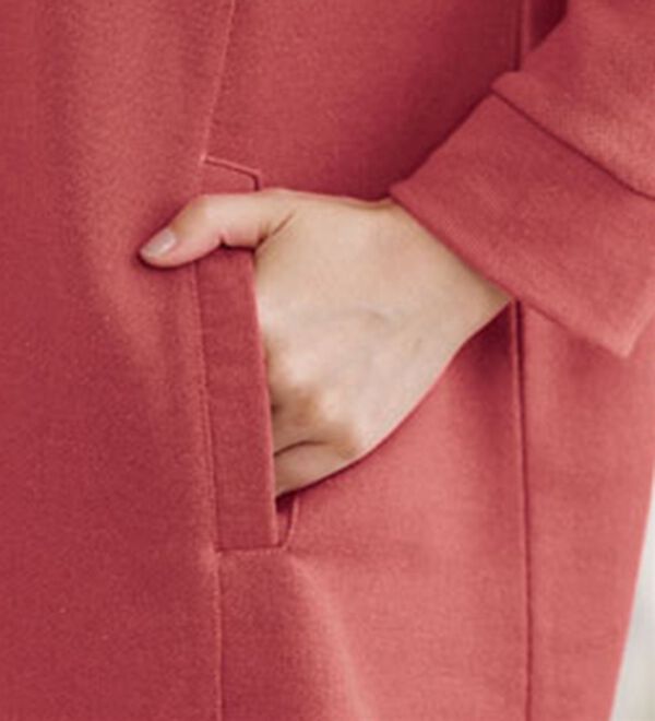 BELLUNA（ベルーナ）の「綿入り素材ラグランデザインポケットトレーナー（トレーナー・スウェット）」｜詳細画像