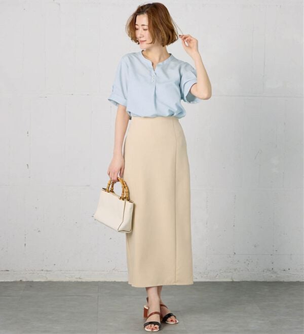 BELLUNA（ベルーナ）の「麻調合繊パール付タックデザインブラウス（ブラウス）」｜詳細画像