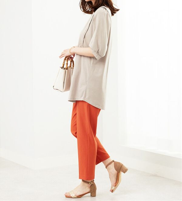 BELLUNA（ベルーナ）の「汗ジミ対策！ギャザー使いチュニック（チュニック）」｜詳細画像