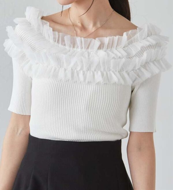 RANAN（ラナン）の「チュールフリルオフショルニット（ニット・セーター）」｜詳細画像