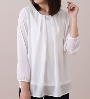 BELLUNA（ベルーナ）の「＜ＢＥＬＬＵＮＡ　ＦＯＲＭＡＬ＞ネックレス付ブラウス（ブラウス）」｜オフ白