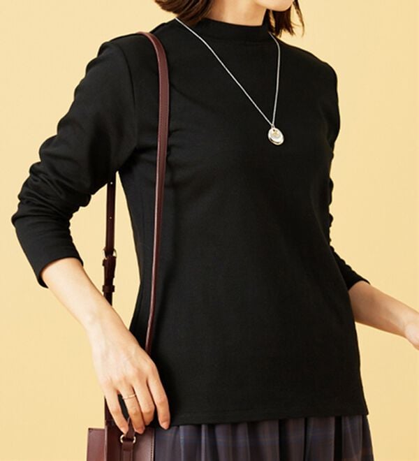 BELLUNA（ベルーナ）の「肌に優しい吸湿発熱ふんわりプルオーバー（カットソー）」｜詳細画像