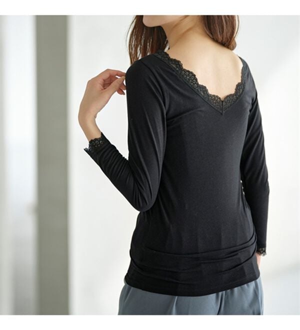 YU'NOW（ユナウ）の「【吸湿発熱】【抗菌防臭】汗取り付あったかインナー（首元深あきタイプ）（肌着・インナーウェア）」｜詳細画像