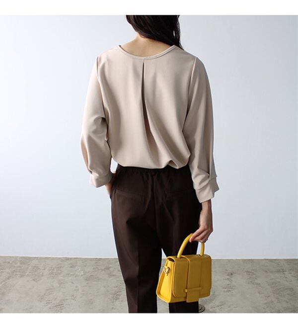 GeeRA（ジーラ）の「パール調ビーズ付キーネックブラウス（ブラウス）」｜詳細画像