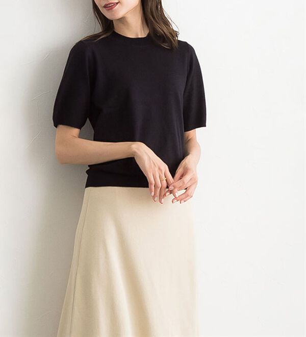 Pierrot（ピエロ）の「【洗濯機で洗える】【ＵＶカット】シルクタッチ半袖ニット（ニット・セーター）」｜詳細画像