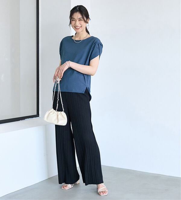 BELLUNA（ベルーナ）の「華奢見せ！後ろ美人デザインプルオーバー（カットソー）」｜詳細画像