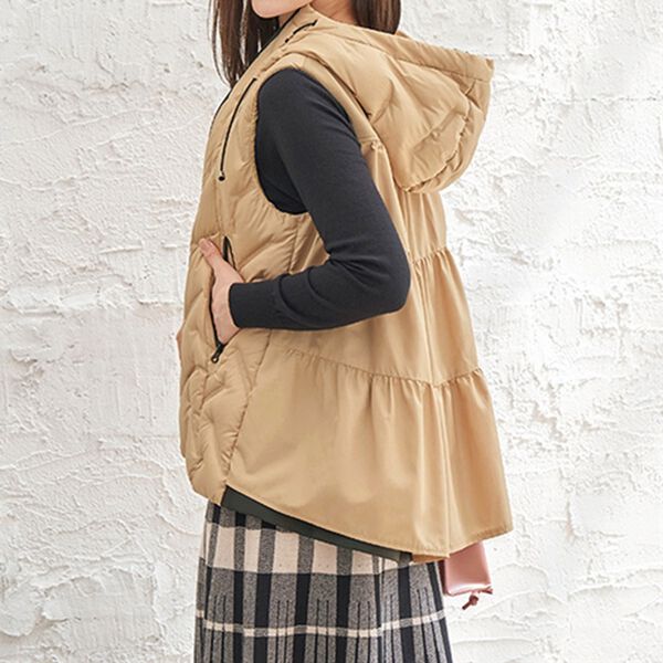 BELLUNA（ベルーナ）の「シームレスダウンデザインベスト（ベスト）」｜詳細画像