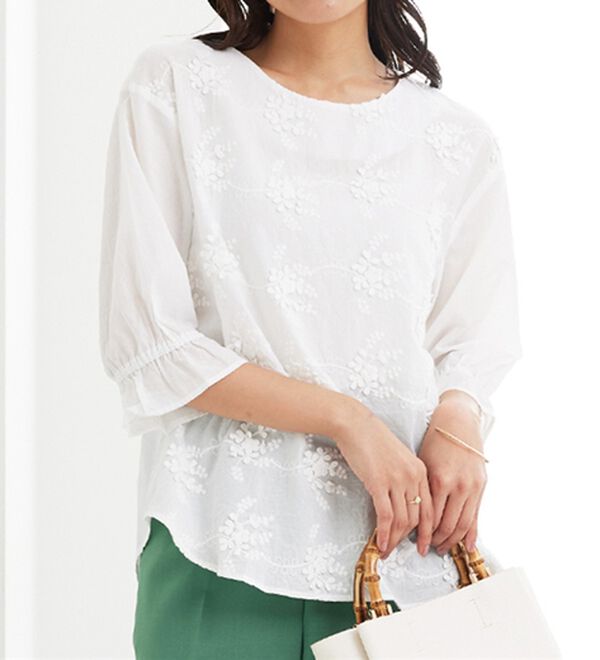 BELLUNA（ベルーナ）の「【店舗・ネット限定】モチーフレース使い袖ギャザーブラウス（ブラウス）」｜詳細画像