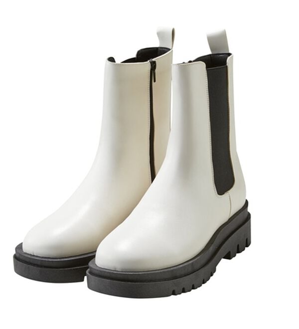 GeeRA（ジーラ）の「トラックソールサイドゴアブーツ（ブーツ）」｜アイボリー