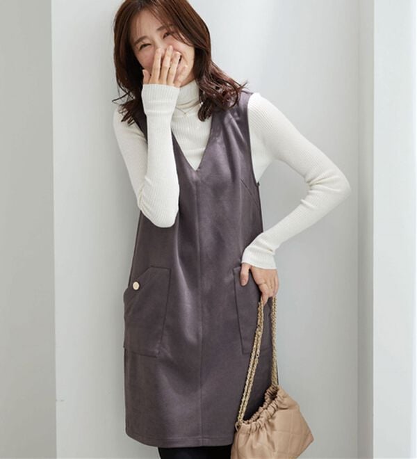 BELLUNA（ベルーナ）の「金ボタン使いスエード調ジャンパ―ドレス（ジャンパースカート）」｜詳細画像