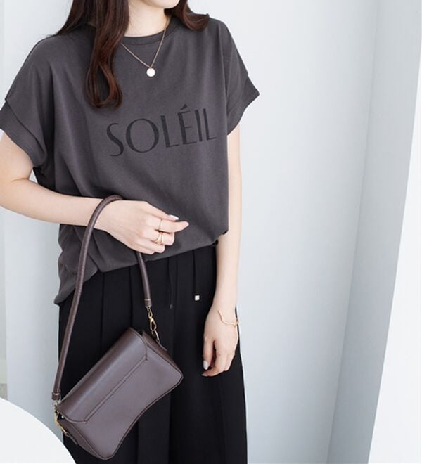 Viola e Viola（ヴィオラ エ ヴィオラ）の「脱普通！すっきり見え大人の上品Ｔシャツ（Tシャツ）」｜詳細画像