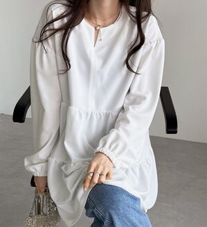 GeeRA（ジーラ）の「前後２ＷＡＹボリュームティアードブラウス（チュニック）」｜オフホワイト
