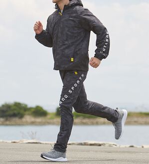 「＜アウトランド　スポーツ＞大人の洗練ウォーキングスーツ（ビジネススーツ）」｜詳細画像