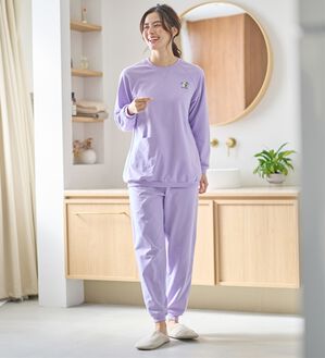 LAVIENNE（ラヴィエンヌ）の「綿１００％ゆったり刺しゅうスウェットパジャマ（パジャマ・ルームウェア）」｜ラベンダー