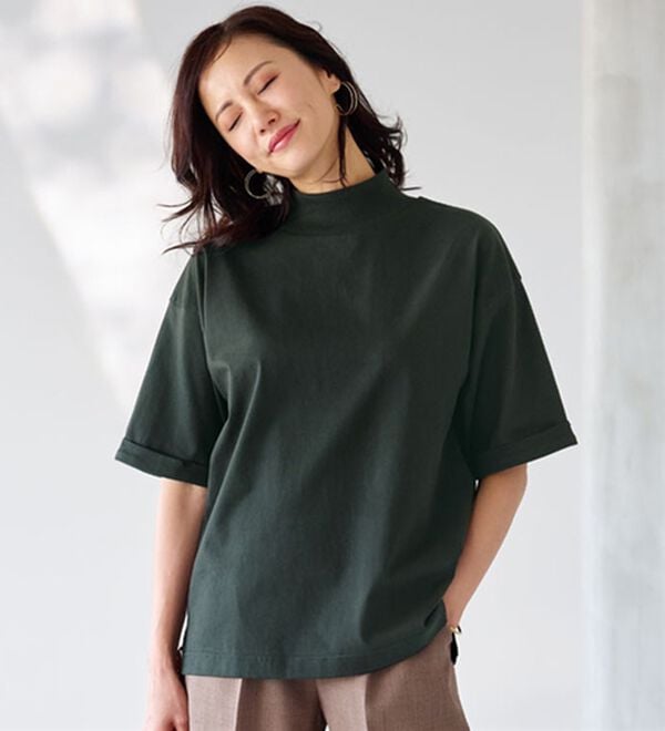 BELLUNA（ベルーナ）の「小顔見せ！ヒンヤリハイネックオーバーサイズＴシャツ（Tシャツ）」｜黒