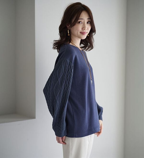 BELLUNA（ベルーナ）の「ケーブルニット使い裏起毛トレーナー（トレーナー・スウェット）」｜詳細画像