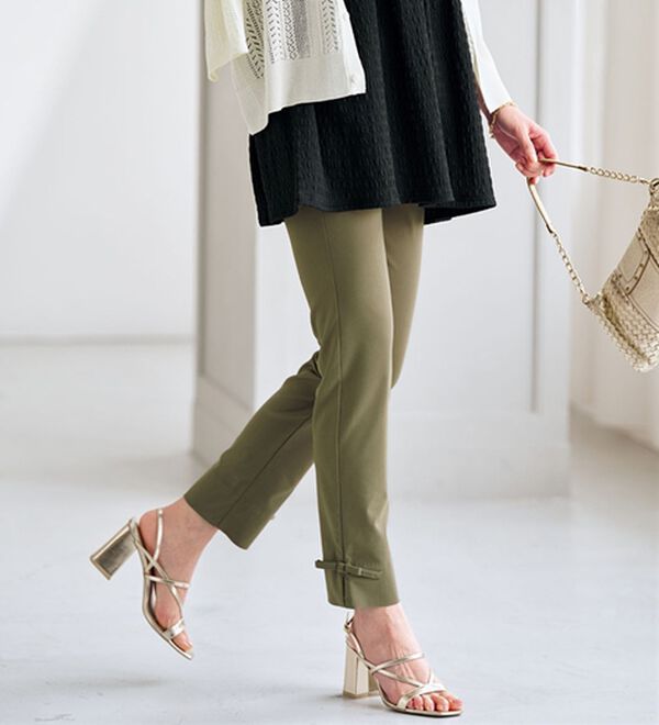 BELLUNA（ベルーナ）の「ヒンヤリ！ハイパー美脚ストレッチ素材アンクルパンツ（フルレングスパンツ）」｜カーキ