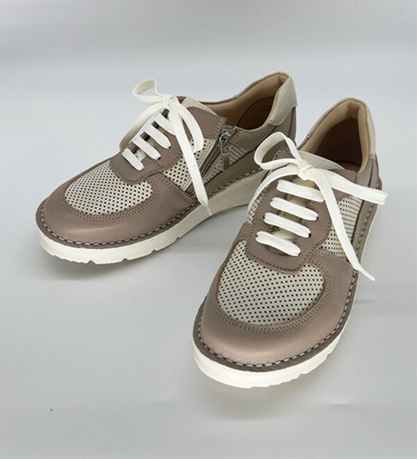 BELLUNA（ベルーナ）の「４Ｅアウトステッチ配色レザースニーカー（スニーカー）」｜詳細画像