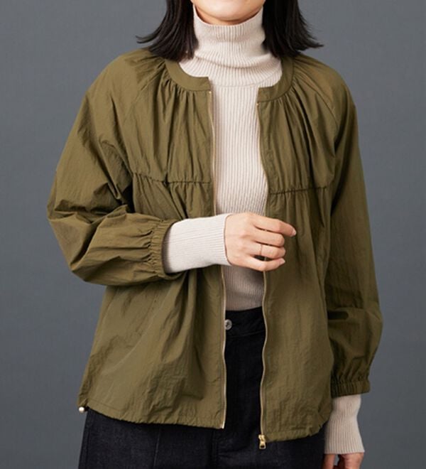 BELLUNA（ベルーナ）の「シアー素材ギャザーデザインブルゾン（ブルゾン）」｜詳細画像