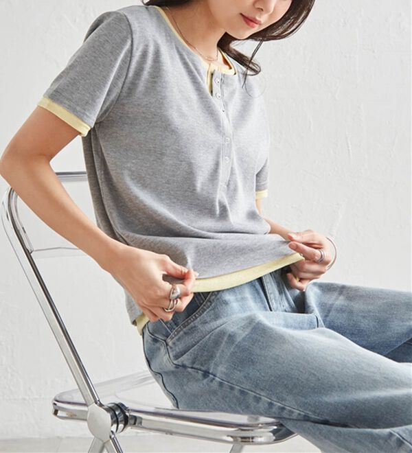 RANAN（ラナン）の「レイヤード風ヘンリーネックTシャツ（カットソー）」｜グレー系