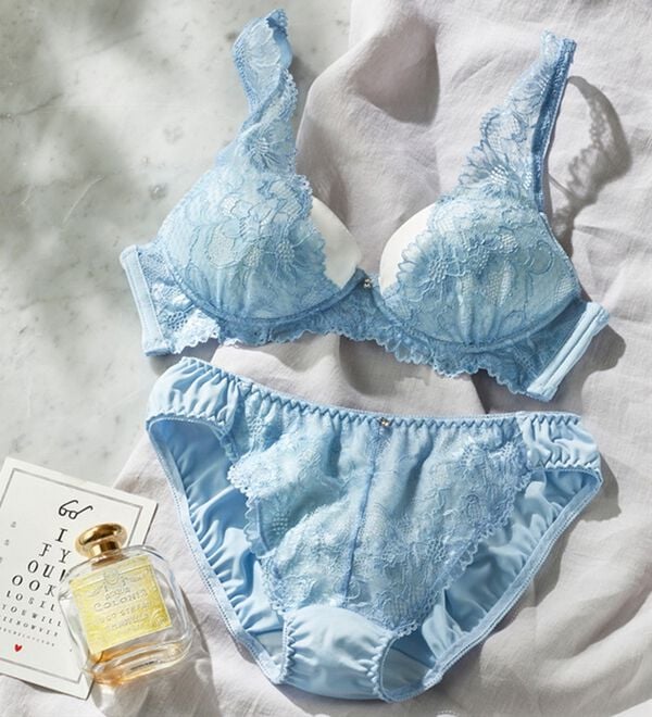 YU'NOW（ユナウ）の「ぷるるん谷間のノンワイヤーブラ＆ショーツ（ブラジャー＆ショーツセット）」｜詳細画像