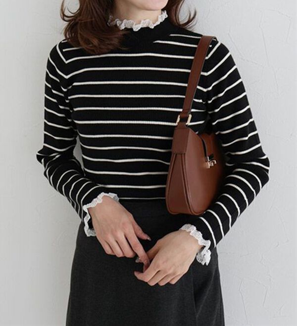 Pierrot（ピエロ）の「レース付ハイネックリブニット（ニット・セーター）」｜詳細画像