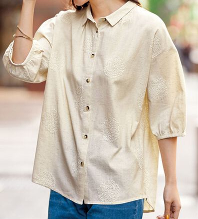 BELLUNA（ベルーナ）の「ナチュラル気分で夏を過ごすドット刺しゅうブラウス（ブラウス）」