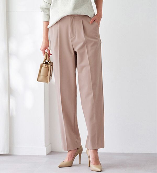 BELLUNA（ベルーナ）の「こっそりおなかがラクラク！ボタン使いウエスト調整テーパードパンツ（テーパードパンツ）」｜ピンク