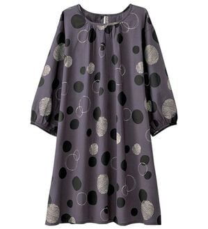 BELLUNA（ベルーナ）の「綿１００％ナチュラルプリントチュニック（チュニック）」｜ドット柄(チャコール)